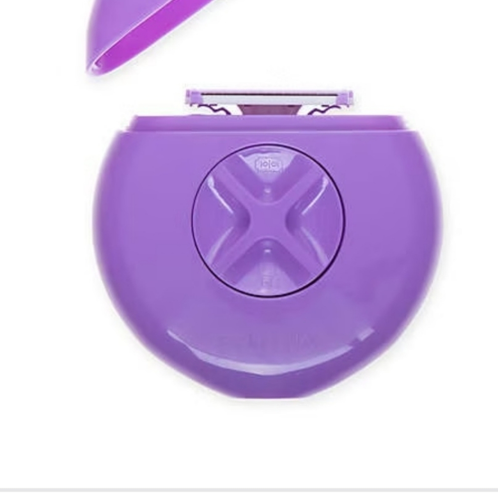 All in one portable razor